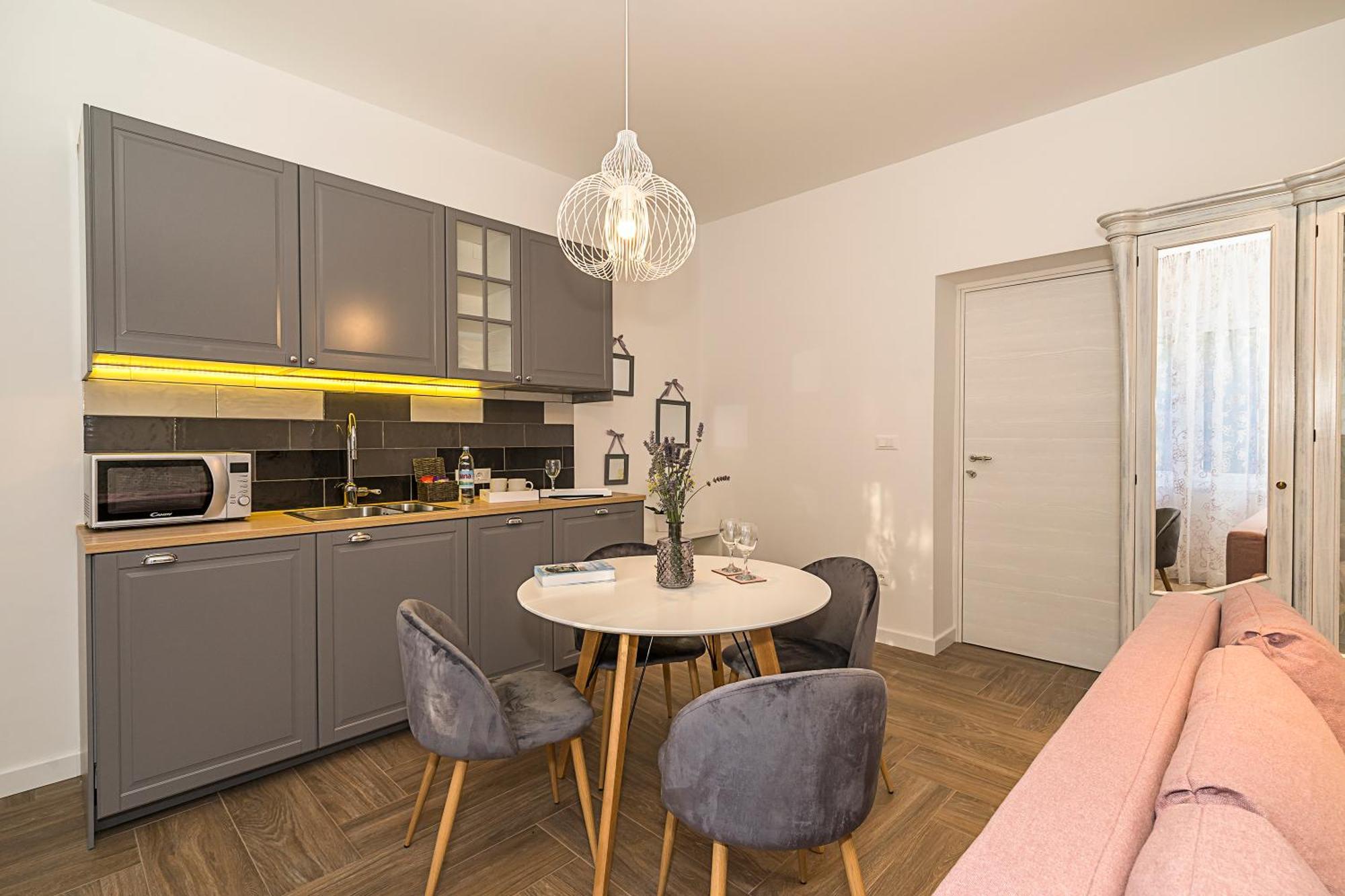 Studio Apartments Marcel Split Dış mekan fotoğraf